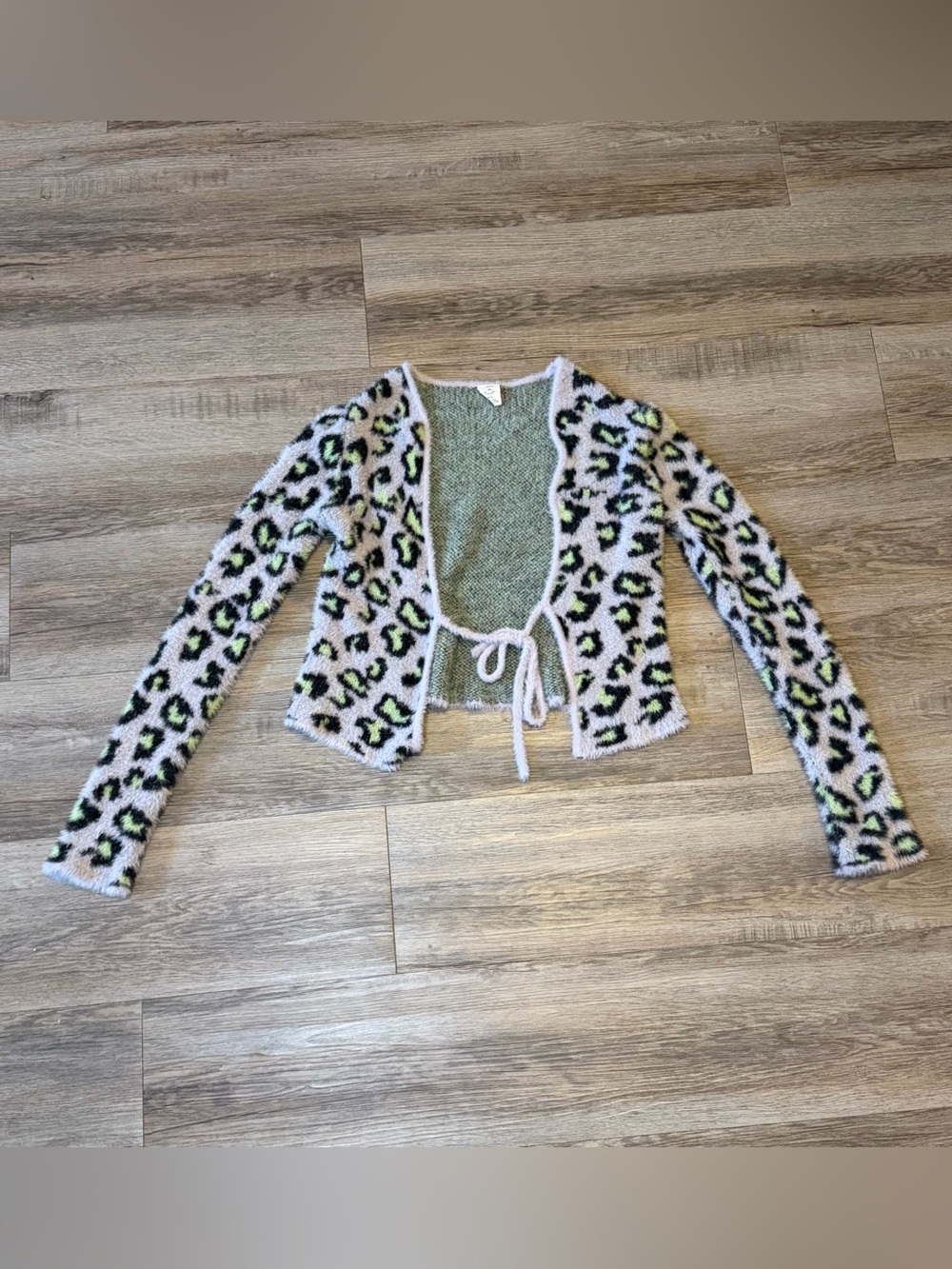 Urban Outfitters Leopard Print Fuzzy Tie Front Cropped Cardigan Sweater Size M